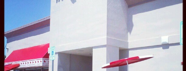 In-N-Out Burger is one of jessica 님이 좋아한 장소.