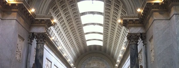 Vatikan Müzeleri is one of Twirling In Rome - Must Do.