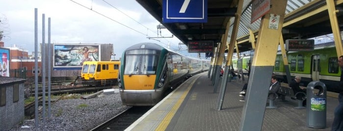 Platform 7 is one of สถานที่ที่ Éanna ถูกใจ.