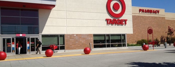 Target is one of Tempat yang Disukai Geoff.