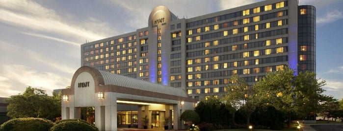 Hyatt Regency Lisle Near Naperville is one of Angieさんのお気に入りスポット.