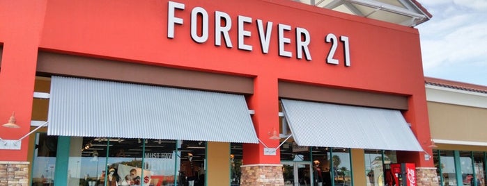Forever 21 is one of Orte, die Mariana gefallen.