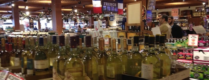 Stew Leonard's Wines is one of Nathanさんのお気に入りスポット.