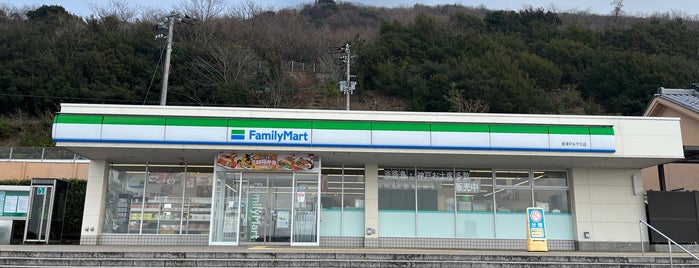 FamilyMart is one of 神戸淡路鳴門自動車道.