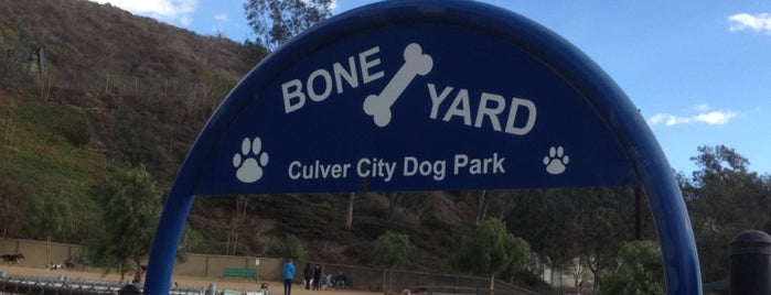 The Bone Yard is one of Orte, die Anthony gefallen.