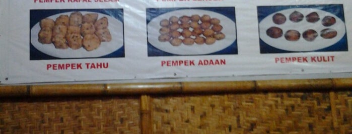 Pempek Family Palembang is one of Kuliner❥.