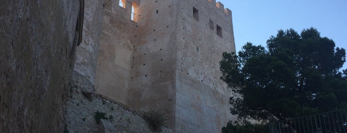 Torre de la Reina Mora is one of Cullera y alrededores.
