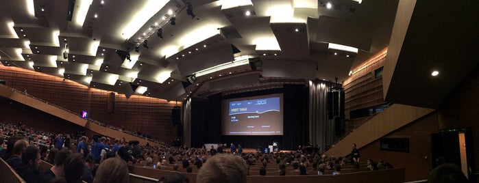 32nd Chaos Communication Congress (32C3) is one of Tempat yang Disukai Dennis.