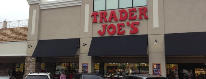 Trader Joe's is one of Brian : понравившиеся места.