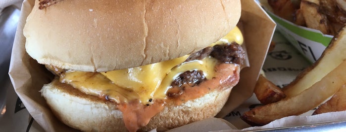 BurgerFi is one of Locais curtidos por Chester.
