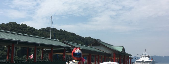 宮浦港フェリーターミナル is one of フェリーターミナル Ferry Terminals in Western Japan.