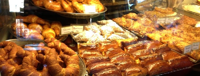 Lanskroon Bakery stroopwafels is one of AMSTERDAM TO-DO.