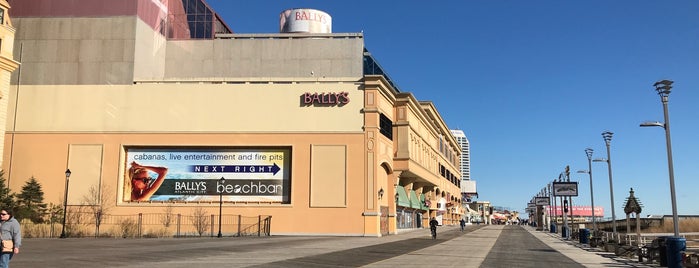 Atlantic City Boardwalk is one of James’s Liked Places.