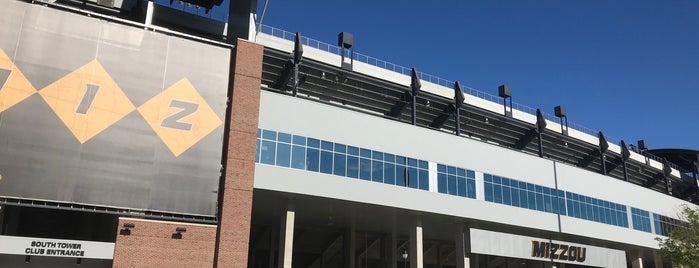 Faurot Field at Memorial Stadium is one of Tempat yang Disukai James.