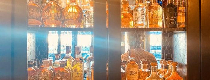 Temazcal Tequila Cantina is one of Jason 님이 좋아한 장소.