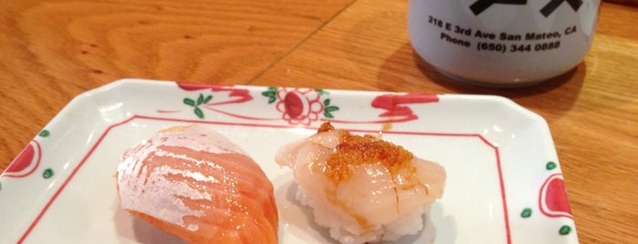 Sushi Sam's is one of Lugares favoritos de Stephen.