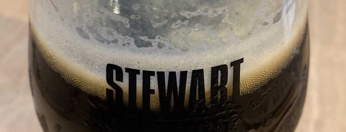 Stewart Brewing is one of Lieux qui ont plu à Ian.