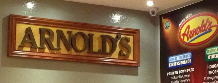 Arnold's Fried Chicken is one of Tempat yang Disukai Ian.