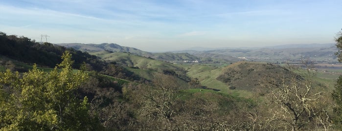 Coyote Valley Open Space Preserve is one of Carolineさんの保存済みスポット.