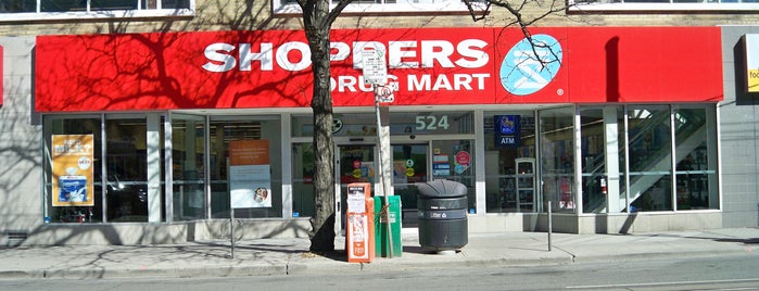 Shoppers Drug Mart is one of Michelle : понравившиеся места.