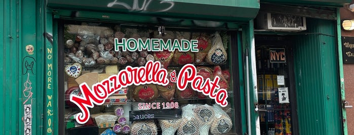 Russo’s Mozzarella & Pasta is one of Siamese Connection.