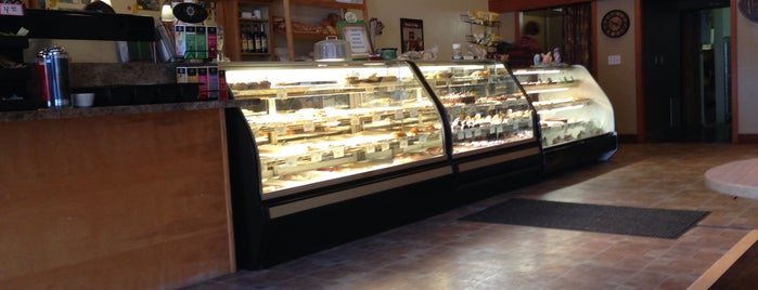 Snohomish Bakery is one of สถานที่ที่ Taylor ถูกใจ.