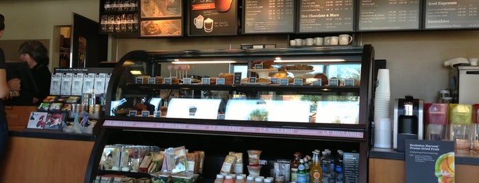 Starbucks is one of Lugares favoritos de Ron.
