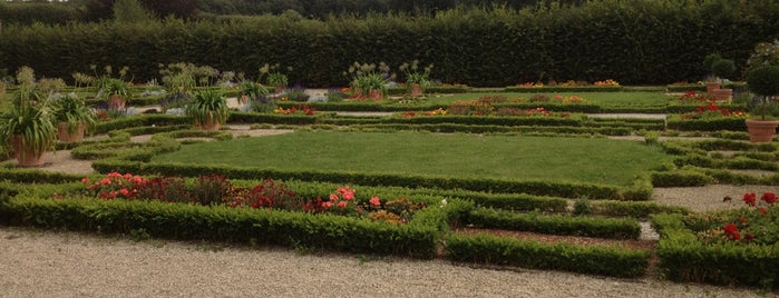 Schlosspark Brühl is one of Frau S.さんのお気に入りスポット.