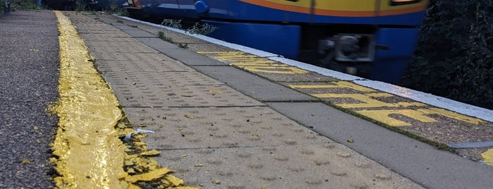 Gunnersbury Railway Station (GUN) is one of Regular spots.