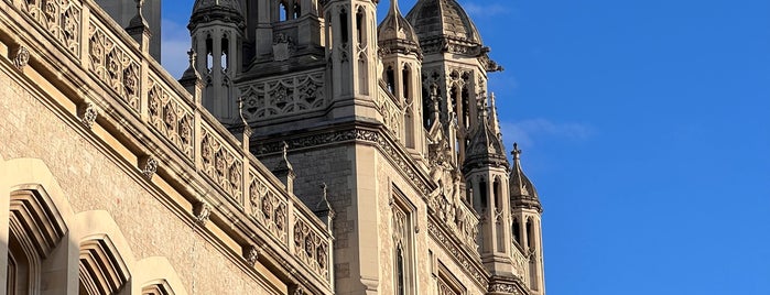 Maughan Library is one of Locais curtidos por Rickard.