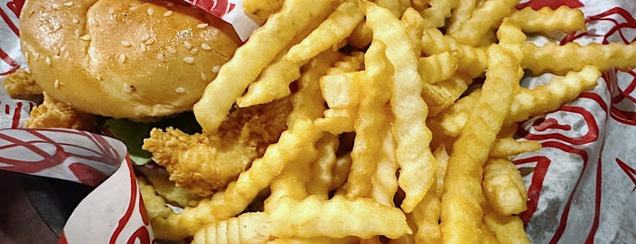 Raising Cane's Chicken Fingers is one of cali.