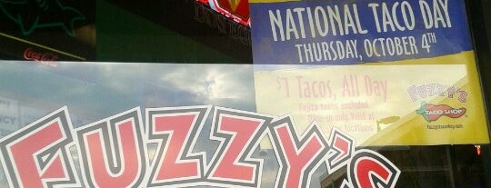 Fuzzy's Taco Shop is one of สถานที่ที่ Stefano ถูกใจ.