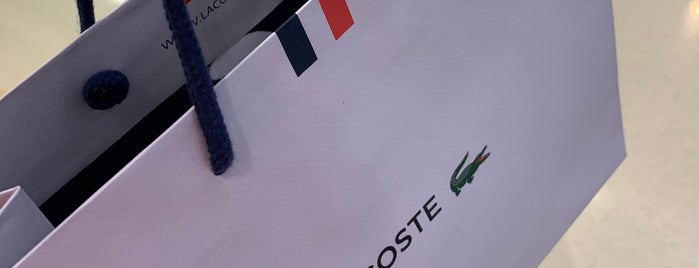 Lacoste is one of Lojas.