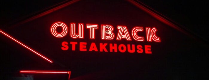 Outback Steakhouse is one of Locais curtidos por Pavel.