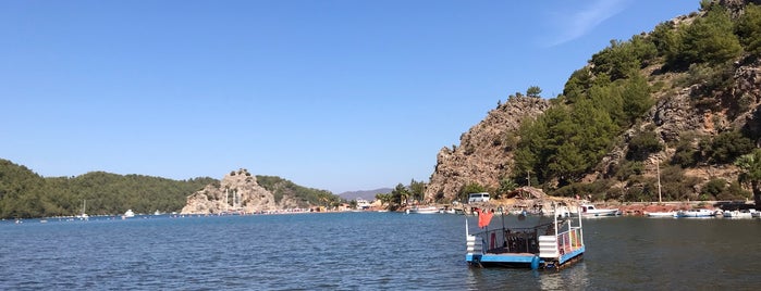 Kız Kumu Plajı is one of Tempat yang Disukai Aylin.