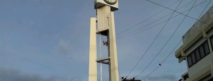 Hua Hin Clock Tower is one of Lieux qui ont plu à Pornrapee.