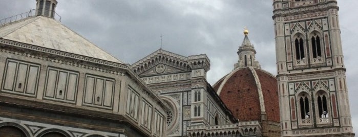 Piazza del Duomo is one of Florence/Firence.