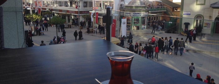 Ceylan Kitap Cafe is one of Ahmet : понравившиеся места.