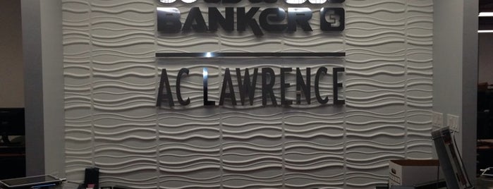 Coldwell Banker AC Lawrence is one of สถานที่ที่ Jai ถูกใจ.