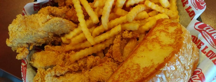 Raising Cane's Chicken Fingers is one of Alyssaさんのお気に入りスポット.
