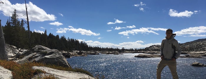 Lake Aloha is one of Lieux qui ont plu à Spoon.