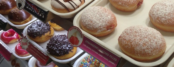 Krispy Kreme is one of Posti che sono piaciuti a Ahmed Said.