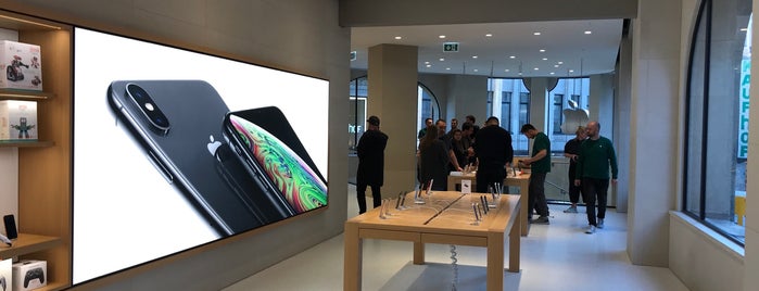 Apple Schildergasse is one of Posti che sono piaciuti a Olav A..