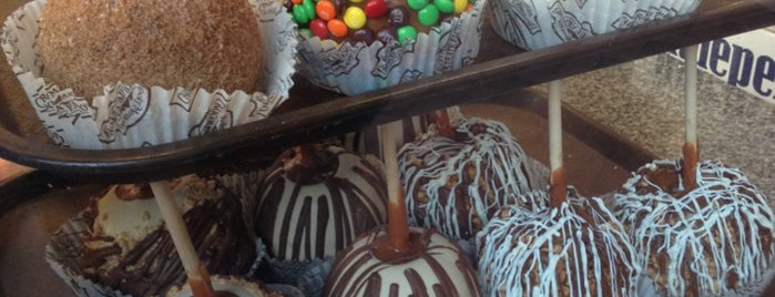 Rocky Mountain Chocolate Factory is one of Lugares favoritos de Diana.