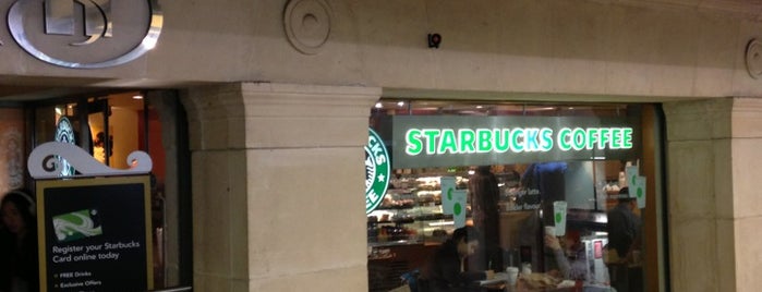 Starbucks is one of สถานที่ที่ Blake ถูกใจ.