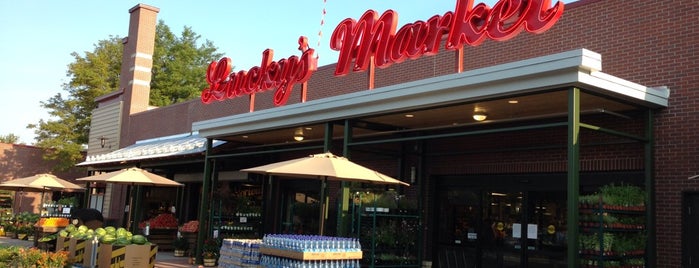 Lucky's Market is one of Lugares favoritos de Andy.