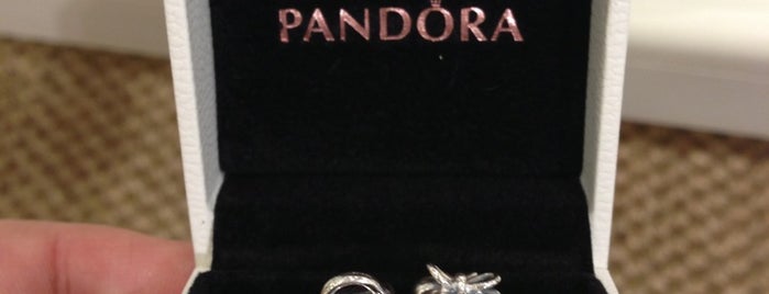Pandora Jewlery (Mall St. Matthews) is one of Cicelyさんのお気に入りスポット.