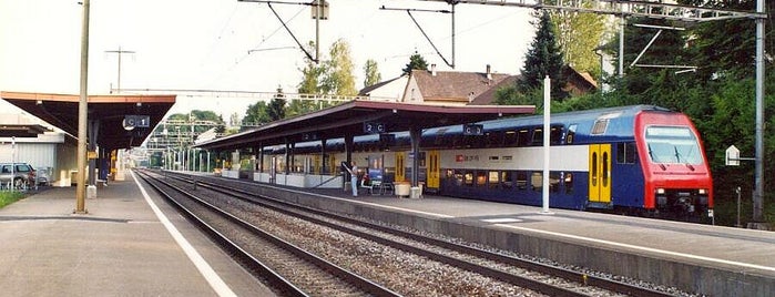 Bahnhof Oberglatt is one of Bahnhöfe (persönlich bekannt).