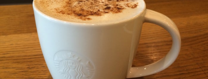 Starbucks is one of Frankさんのお気に入りスポット.