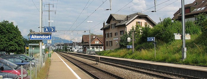 Bahnhof Altendorf is one of ZVV S2: Effretikon <=> Ziegelbrücke.